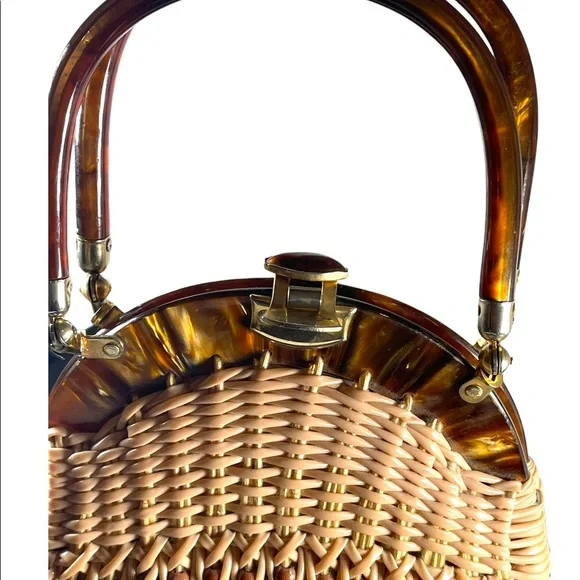 #37 VTG  Wicker Lucite handle fancy woven basket bead purse - Picture 7 of 16